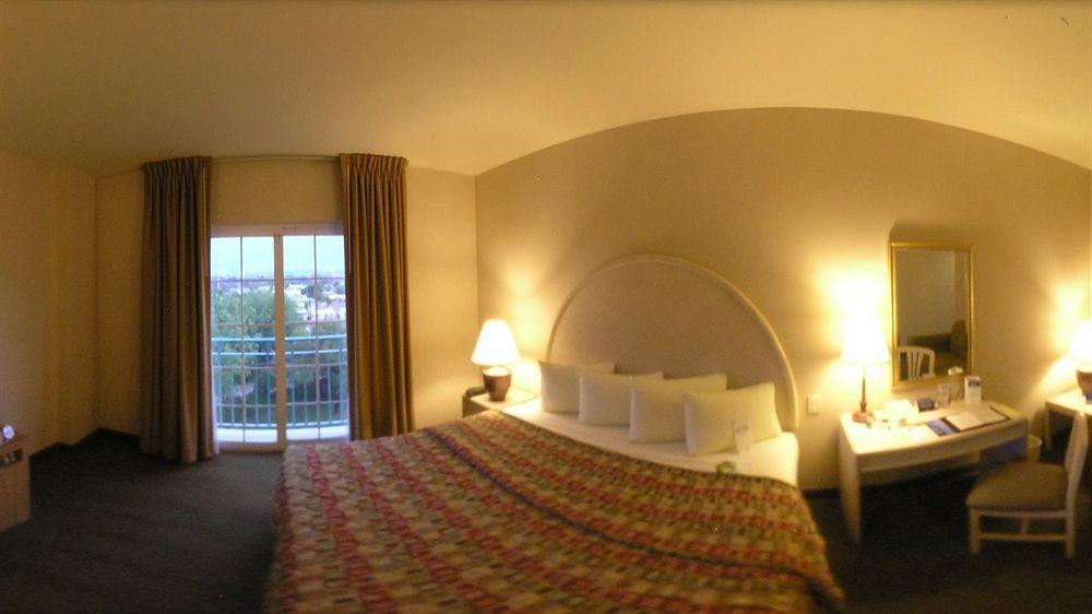 Holiday Inn Express Monterrey Galerias-San Jeronimo By Ihg Kültér fotó