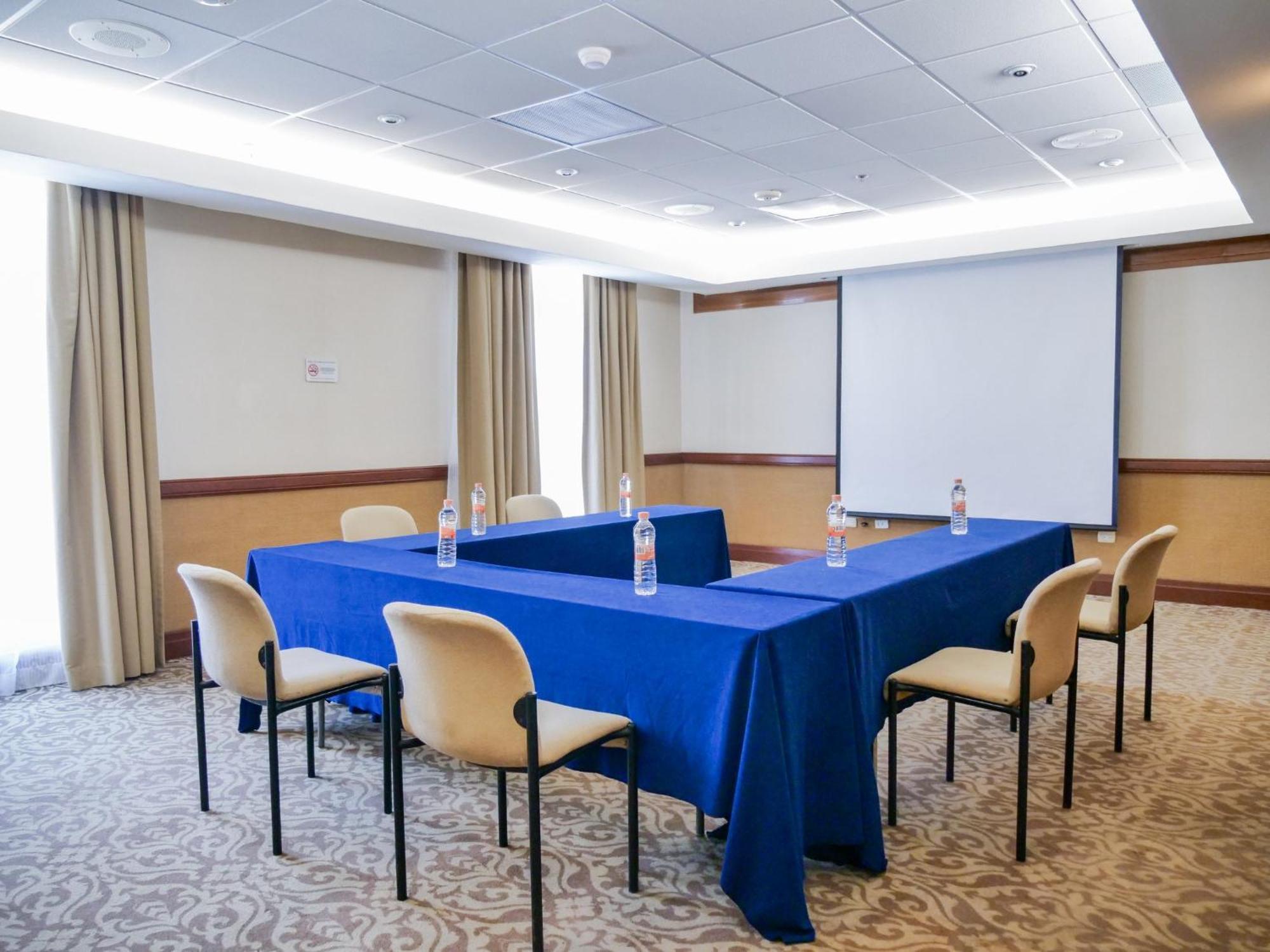 Holiday Inn Express Monterrey Galerias-San Jeronimo By Ihg Kültér fotó